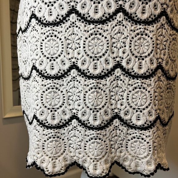 NWT Guess Los Angeles Black & White Scallop Crochet Mini Dress, Size 4 - Picture 5 of 16